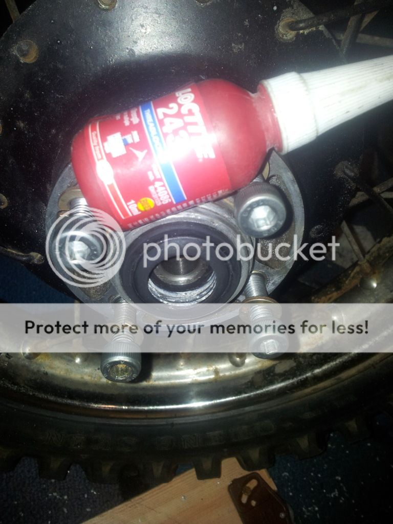 A How To / Diy repair damaged / stripped / crossthreaded bolt threads